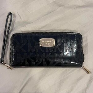Micheal Kors Black Patent Leather Zip Arounf Wallet